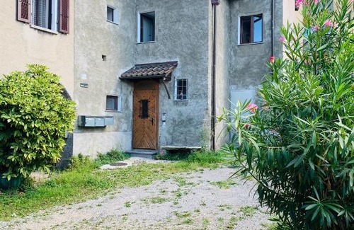 Lugano Apartamento | Duplex in casa rurale con cortile privato