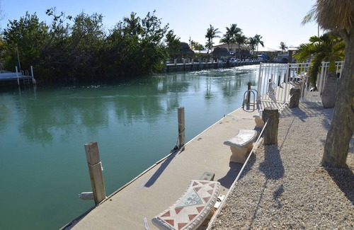 Marathon Villa | LLAVE PARA PATO, 2 habitaciones / 2 baños con muelle de 40 ', SIN CARGOS POR DOCKAGE, almacenamiento de remolque incl.