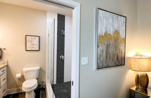 Mid America Casa | Duplex Lakeview A - 10 Minutes to Oaklawn Racing & Gaming