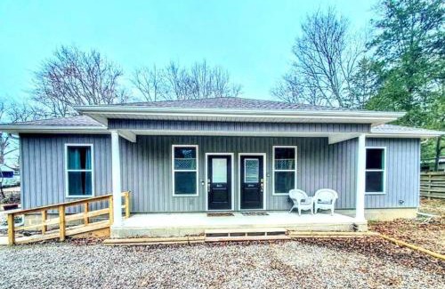 Mid America Casa | Duplex Lakeview A - 10 Minutes to Oaklawn Racing & Gaming