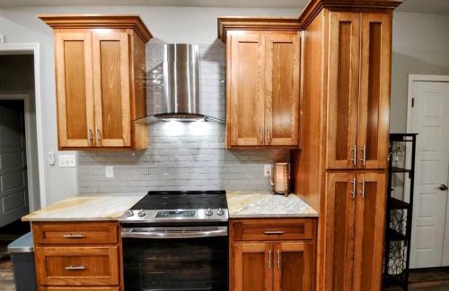 Mid America Casa | Duplex Lakeview A - 10 Minutes to Oaklawn Racing & Gaming
