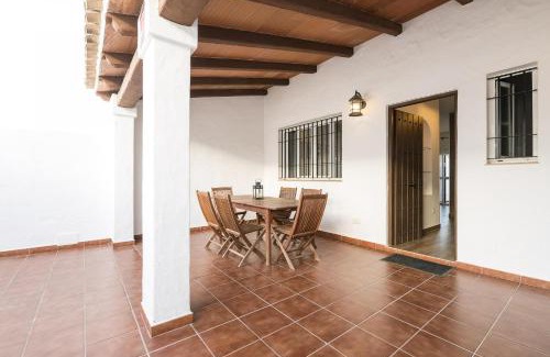 Los Gallos-Cerromolino Chalet De Esquí | Duplex Near the Beach