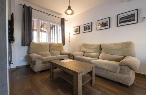Los Gallos-Cerromolino Chalet De Esquí | Duplex Near the Beach