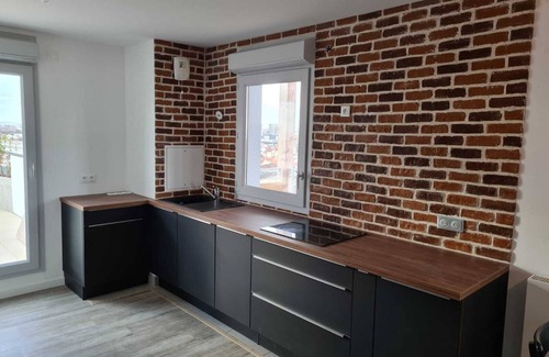 Romainville Apartamento | DUPLEX OVERLOOKING PARIS 10 MIN FROM PORTE DES LILAS