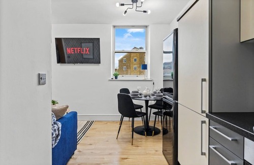Healey Lane Casa | Duplex Penthouse in Yorkshire - Parking