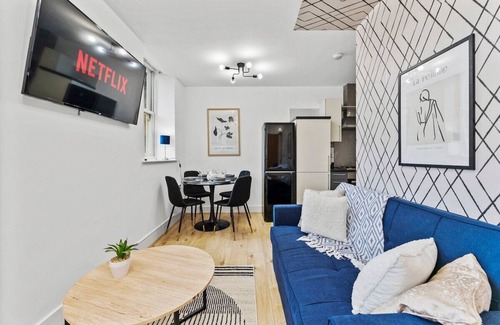 Healey Lane Casa | Duplex Penthouse in Yorkshire - Parking