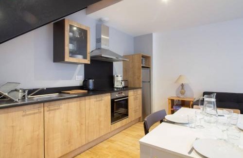 Cauterets Apartamento | Duplex rénové 2 chambres avec wifi, cuisine équipée et local ski, en centre-ville de Cauterets - FR-1-401-179