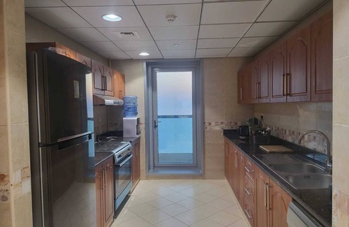 Rumailah Apartamento | Duplex Spacious 4-bedroom sunset sea views apartment with swimming pool.
