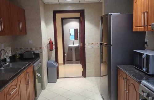 Rumailah Apartamento | Duplex Spacious 4-bedroom sunset sea views apartment with swimming pool.
