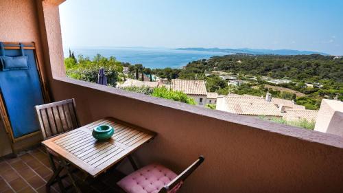 Le Dramont Apartamento | Duplex vue mer avec piscine à Boulouris