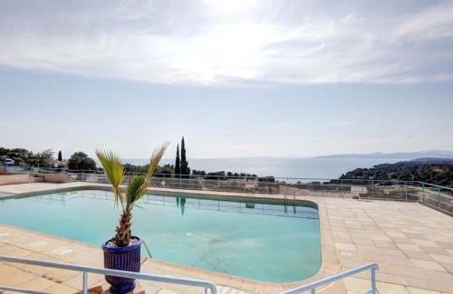 Le Dramont Apartamento | Duplex vue mer avec piscine à Boulouris