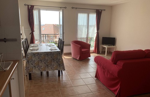 Port Guillaume Apartamento | Apartamento Dúplex en Puerto-Guillaume, 2 Piezas, Balcón, Cerca de la Playa, Ideal para 4 Personas