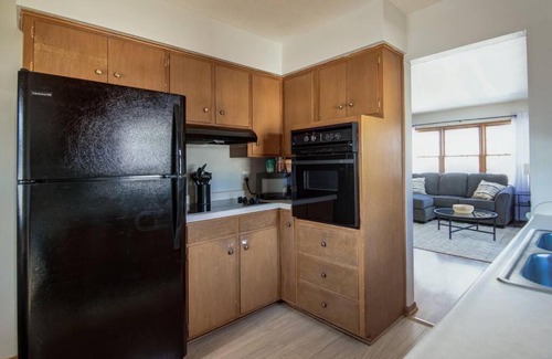 Des Moines Casa | Duplex with Queen Beds Minutes from Drake