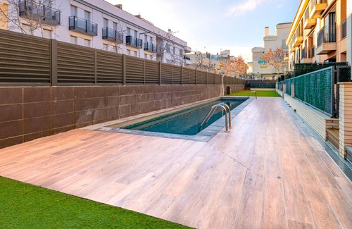 Palamos Apartamento | Duplex à 50m de Platja Gran de Palamós, climatisé, avec terrasse, wifi, parking et ascenseur.