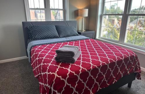Lowry Hill East Casa | Dupont4 Oasis