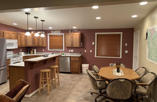Dupuyer Casa | Dupuyer Creek House on 10 acres