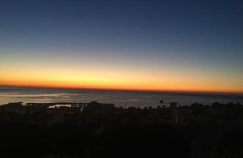 Castillo de Sabinillas Apartamento | Duquesa suite and golf with a spectacular sea view