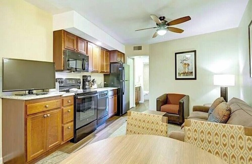 Historic Downtown Durango Complejo | Durango Resort 1 BR with Hot Tub.