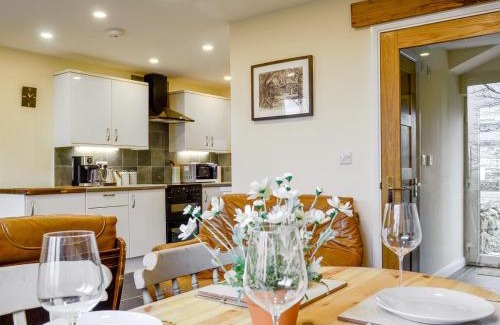 Criccieth Casa | Dutch Barn One - Uk12872