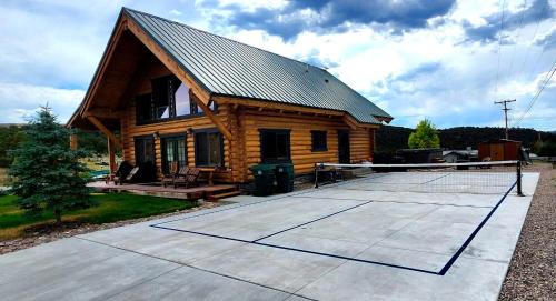 Dutch John Casa | Dutch John Adventure Outpost, 2800 Sq Ft Log Home