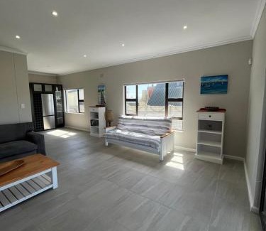 Struisbaai Casa | Dutchie - 4 Vygie Avenue