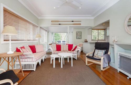 Nelson Bay Casa | Dutchies Haven, 11 Christmas Bush Ave - Pet friendly, large enclosed yard, air con and Wi-Fi