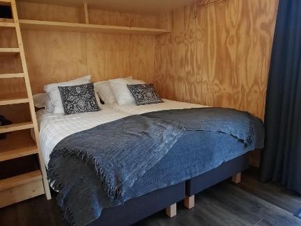 Westergeest Casa | Duurzaam Tinyhouse aan het water in Friesland