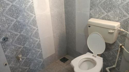Dwarka Casa | Dwarka Home Stay 2 Only family