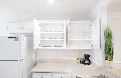 Martinez Condominio | Dwell + Proper | Cerca del campo de golf Masters