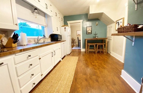 Custer Casa | Dwntwn Custer Farmhouse on Main St. with Hot Tub