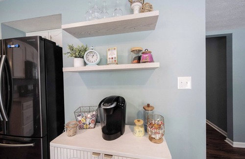 Westfield Casa | Dwntwn Westfield! Sleeps 11, family friendly, walk dwntwn, close to Grand Park!
