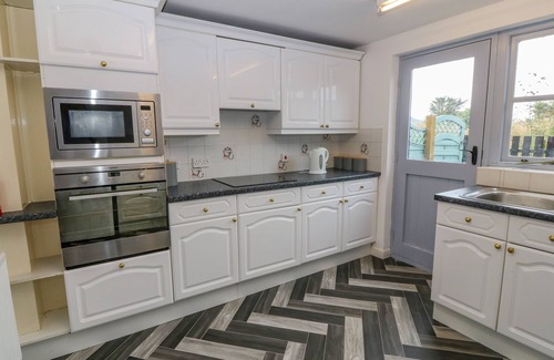 Edern Cabaña | DWYROS, pet friendly, character holiday cottage in Morfa Nefyn
