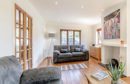 Llandre Casa | Dyffryn Cain