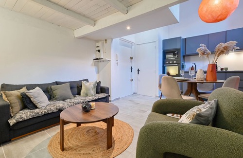 7th Arrondissement Apartamento | Dynamic and central, this elegant duplex near the old port