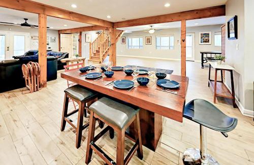 Hendersonville Casa | Dynasty Palace