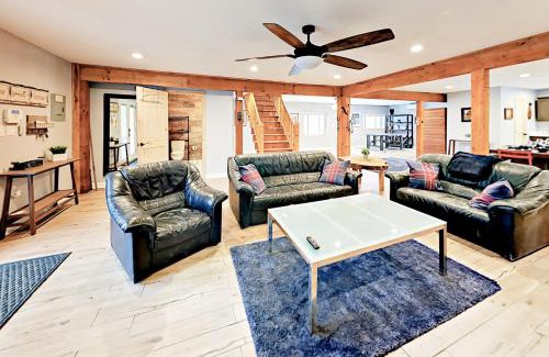 Hendersonville Casa | Dynasty Palace