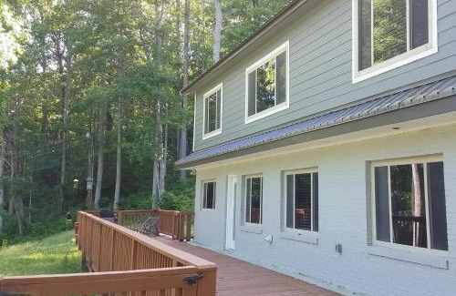 Hendersonville Casa | Dynasty Palace