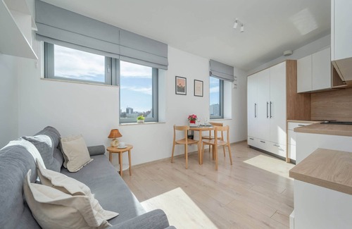 Krzyki Apartamento | Dyrekcyjna 1 | Wroclaw | Comfortable Studio | AC | Parking