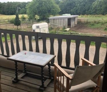 Helsinge Apartamento | Dyrlundgaard tilbyder charmerende ferielejlighed.