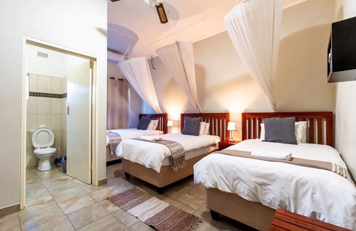 Victoria Falls Casa | Dzimbahwe Guest Lodge