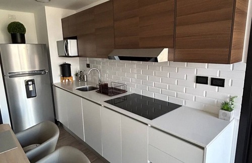 Zona 9 Apartamento | EÓN 13 - Apartamento moderno, vista Cayala, aire acondicionado