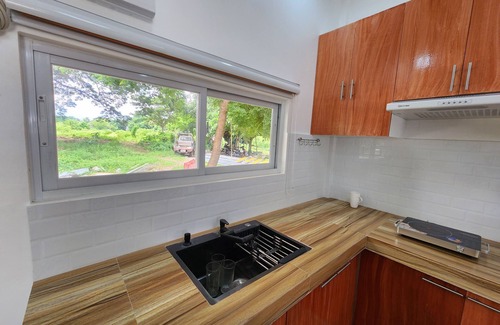 Dumaguete Apartamento | E&C Tourist Inn near City Mall. Pet-Friendly!