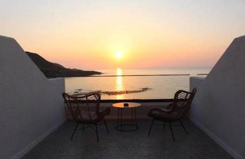 Kato Pyrgos Hotel | E.J. Pyrgos Bay Hotel