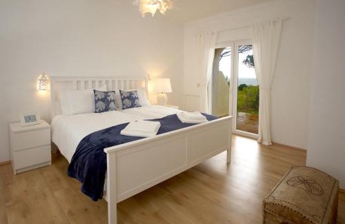 Alporchinhos Casa | E&M Beach House Aldeamento do Levante II