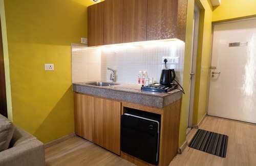Gomti Nagar Hotel | E Studios