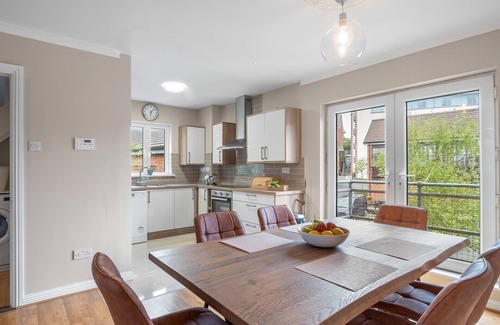 Clifden Chalet De Esquí | E1 Station House - Newly refurbished Townhouse in Clifden