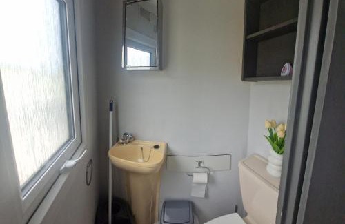 Winestead Otro | E11 caravan sand le mere holiday park