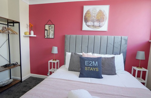 Ashford Apartamento | E2M Stays Heathrow Beautiful FreeParking