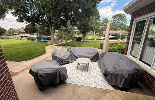 Oshkosh Casa | EAA Rental!! Colonial Channel Home
