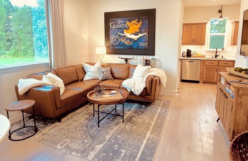 Gray's Creek Casa | Memphis Outskirts, Safe, Private, Quiet Guesthouse, Executive Stays